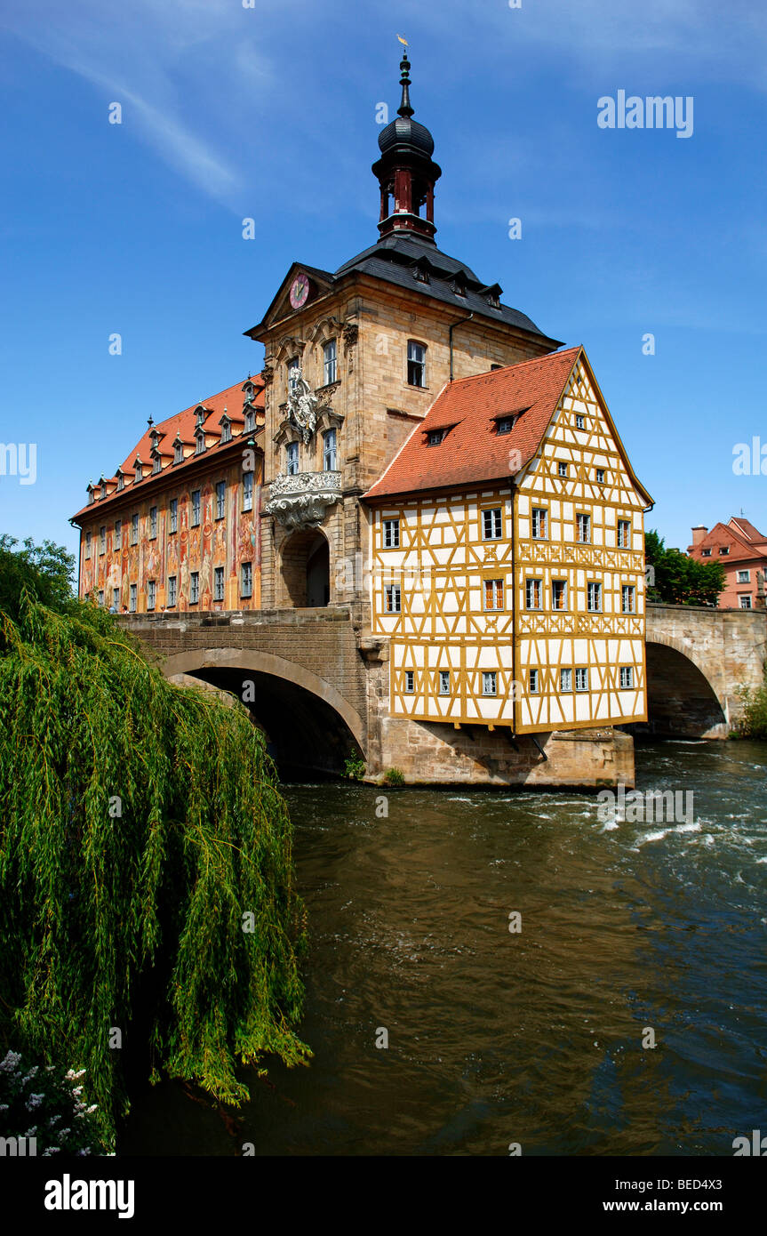 Altes Rathaus in der Regnitz River, Bamberger Dom, Bamberg, obere ...