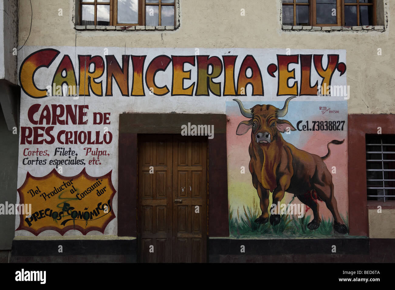 Wandbild an der Fassade eine Metzgerei (Carniceria), Oruro, Bolivien Stockfoto