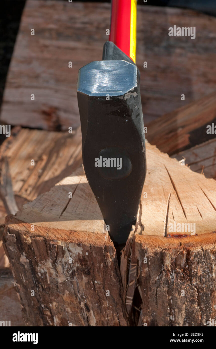 Blockieren von Splitter zum Brennholz auch bekannt als eine Block Buster Teilen verwendet Stockfoto