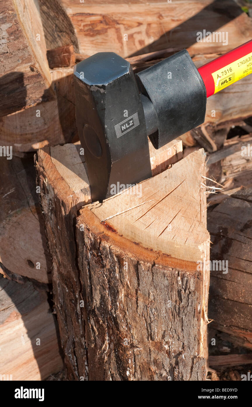 Blockieren von Splitter zum Brennholz auch bekannt als eine Block Buster Teilen verwendet Stockfoto
