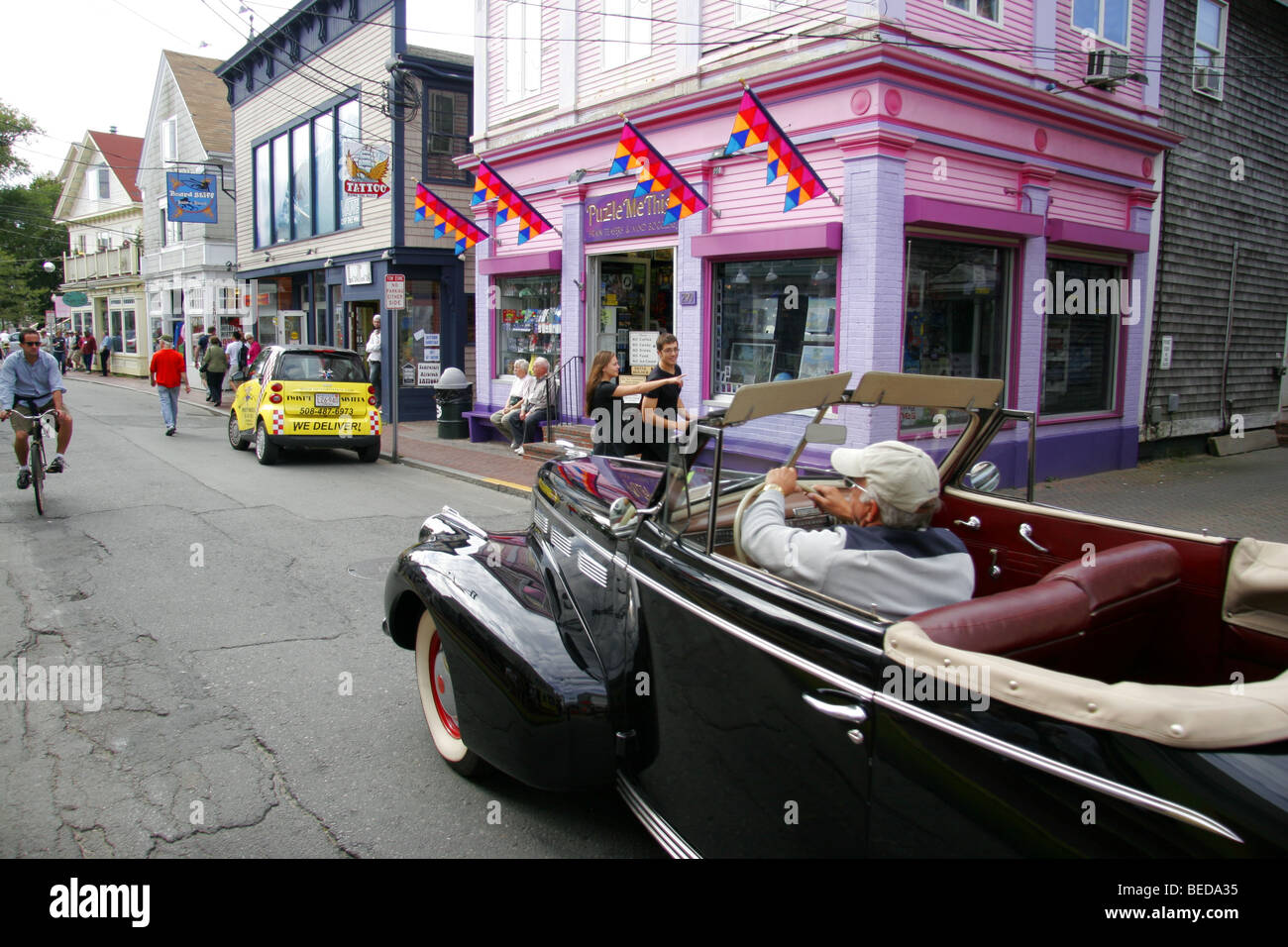 Alten Oldtimer Fahrt entlang Commercial Avenue, Provincetown, Massachusetts, USA Stockfoto