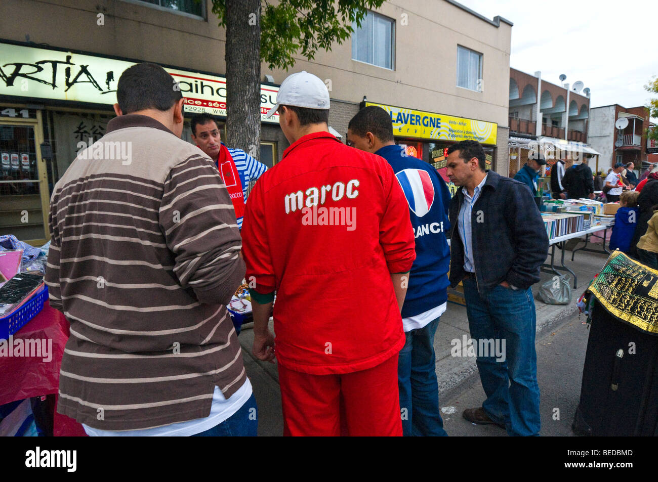 Faire Straßenständen in Petit Maghreb Montreal Kanada Stockfoto