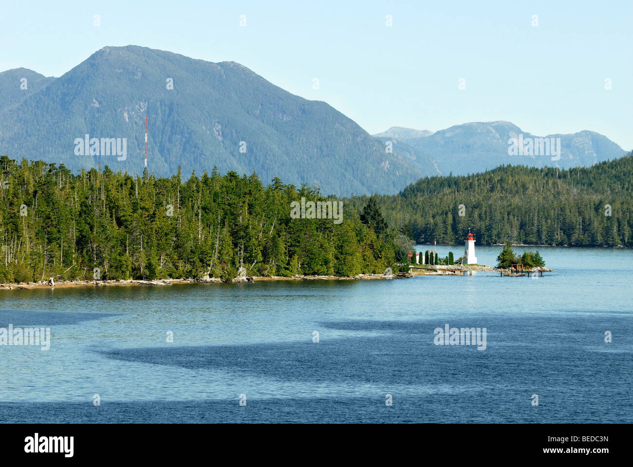 Leuchtturm auf einer Halbinsel an der Inside Passage, Britisch-Kolumbien, Kanada, Nordamerika Stockfoto