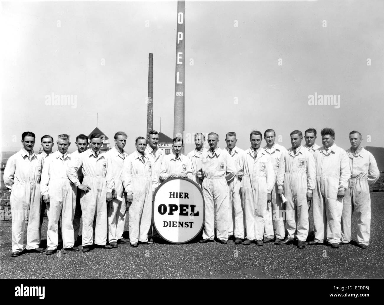 Historisches Foto, Opel-Mitarbeiter in Rüsselsheim, Hessen, Deutschland, 1926 Stockfoto