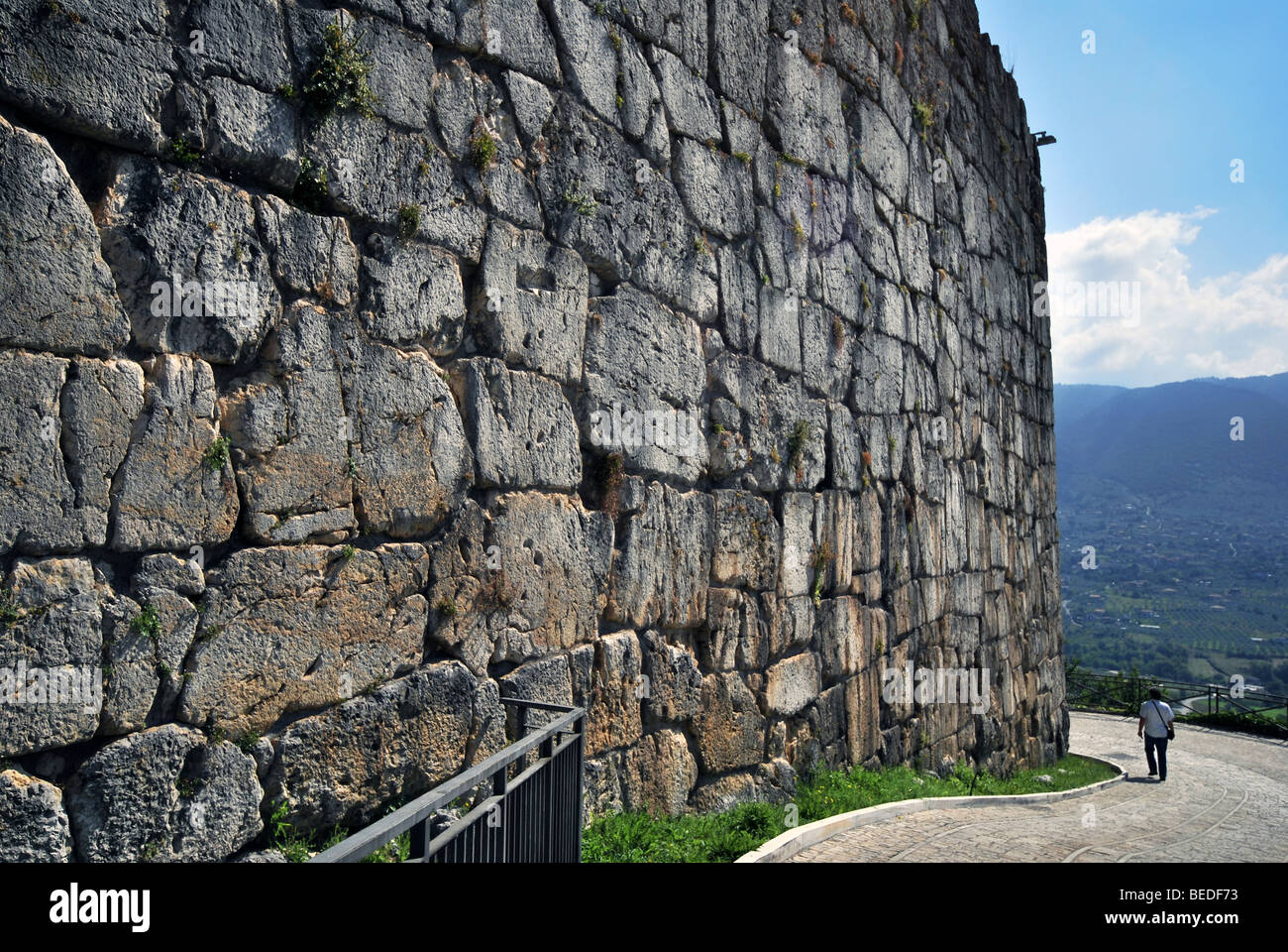 Die polygonalen Mauern von Alatri, Italien. Stockfoto