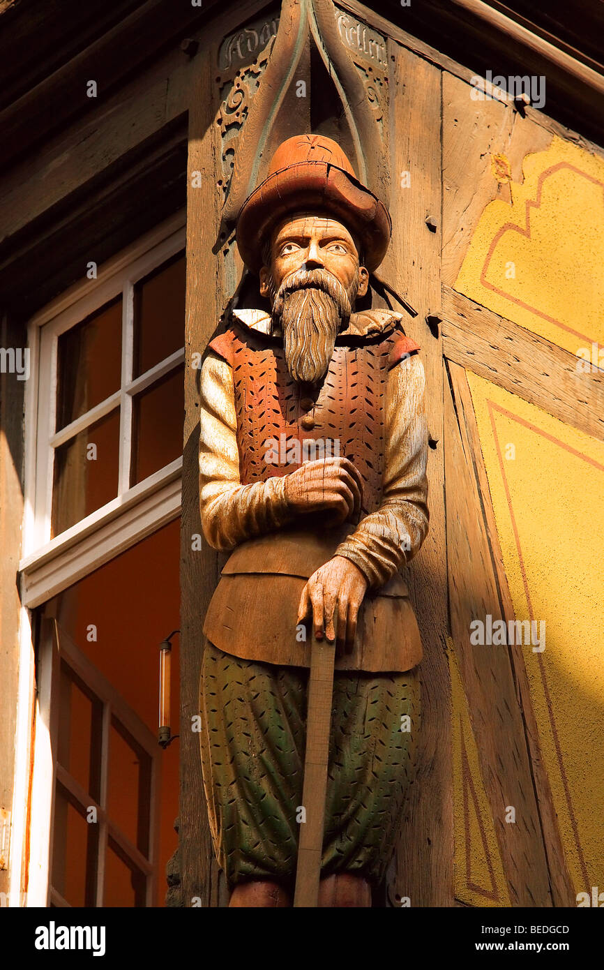 SKULPTUR DEKORATION EINES HAUSES IN DER INNENSTADT Stockfoto