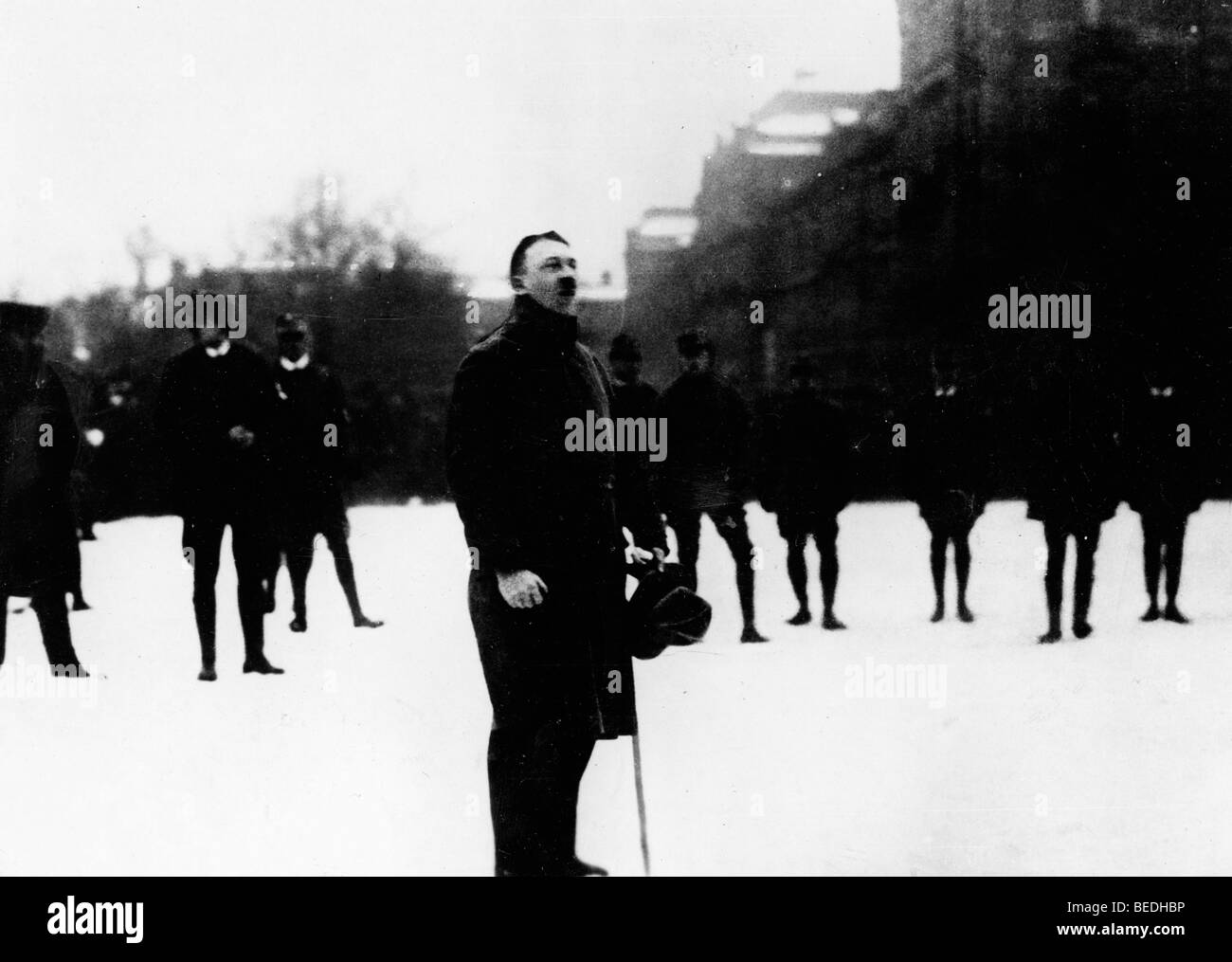 Adolf Hitler anlässlich der ersten Sitzung des standard Fahnenträger in München Stockfoto