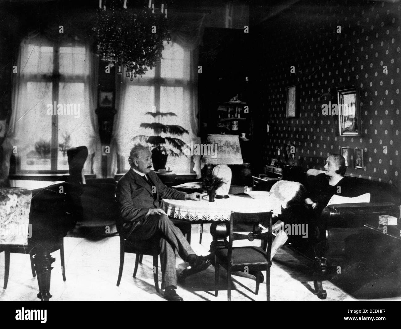 Professor Albert Einstein mit seiner Frau und seiner Cousine Elsa Stockfoto