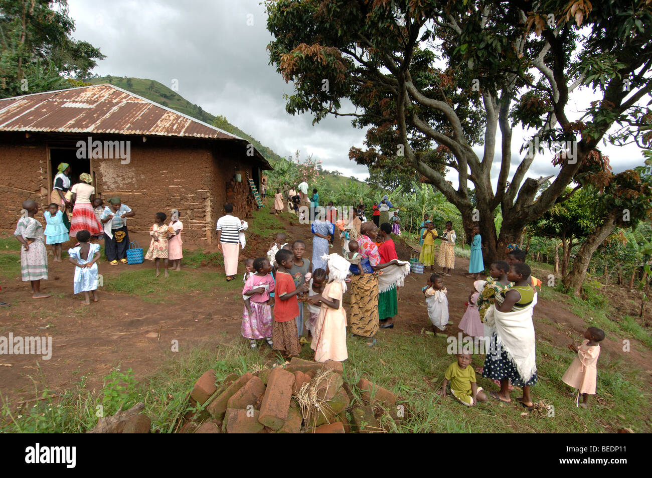 Bakonzo Dorf Kirchengemeinde, Ruwenzori-Gebirge, West-Uganda, Afrika Stockfoto
