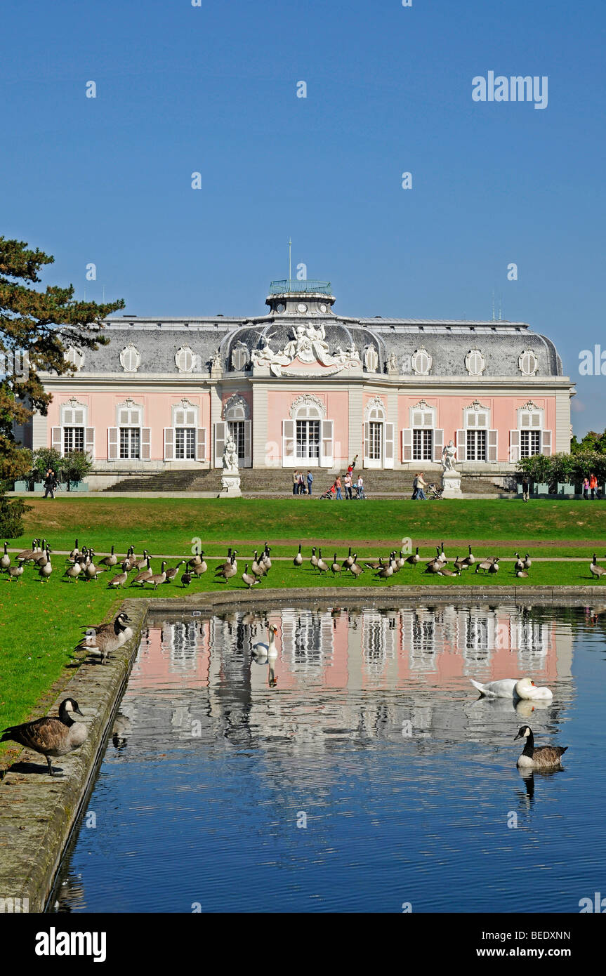 Schloss Benrath Schloss Mit Teich Stockfotos und bilder Kaufen Alamy