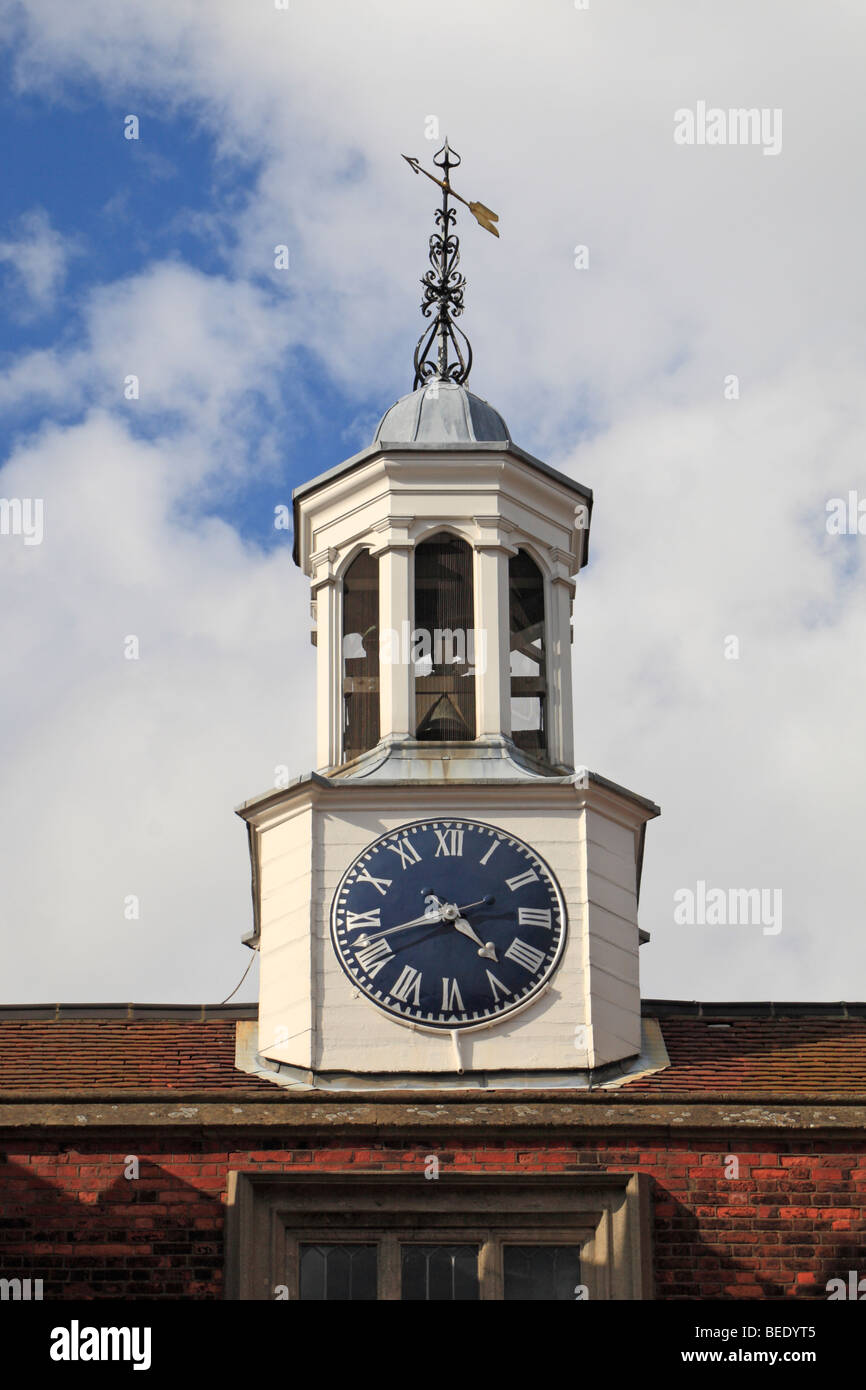 Der Glockenturm auf dem alten Schulgebäude Harrow School, Egge auf dem Hügel, Middlesex, UK. Stockfoto