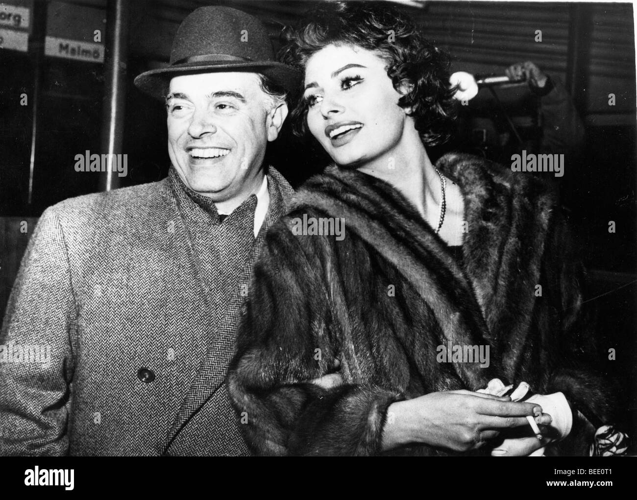 Schauspielerin Sophia Loren mit Ehemann Carlo Ponti an ihrem Geburtstag Stockfoto