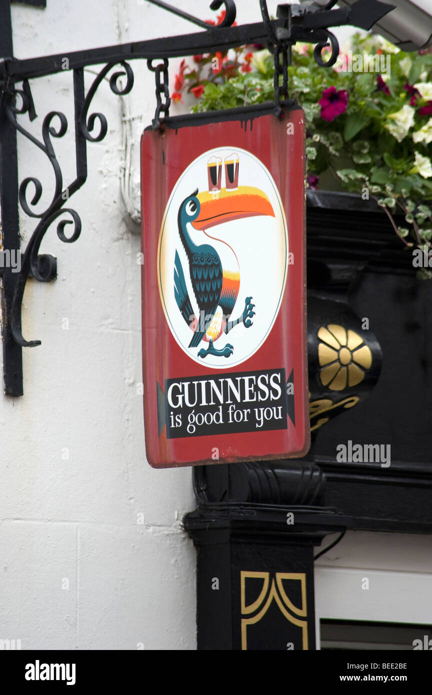 Guinness-Zeichen, Kinsale, Co Cork, Irland Stockfoto