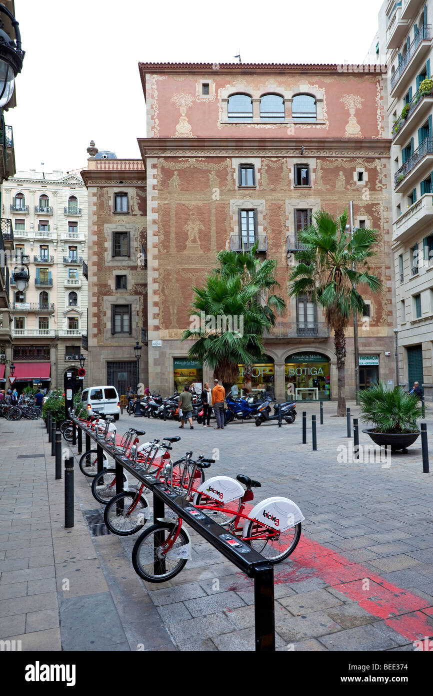 Barcelona-Straßenszene hinter der Palau De La Musica Stockfoto