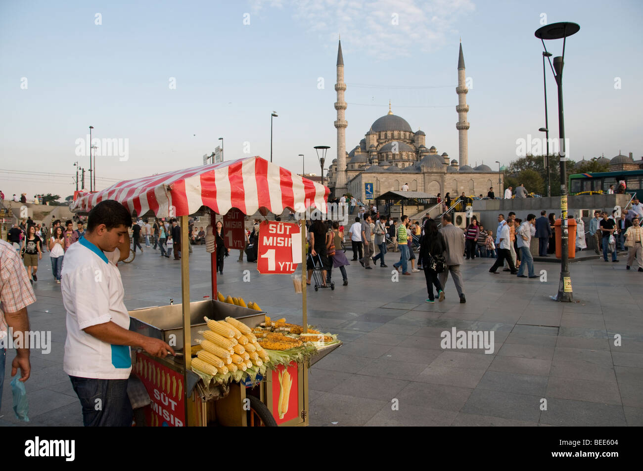 Restaurant Goldenes Horn Hafen Istanbul Eminonu Stockfoto