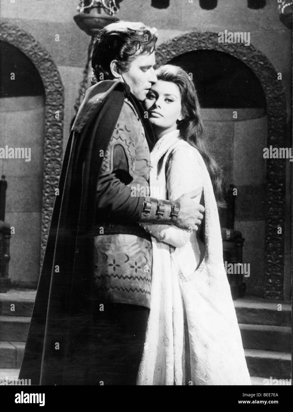 Schauspieler Charlton Heston und Schauspielerin Sophia Loren in einer Szene aus "El Cid" Stockfoto
