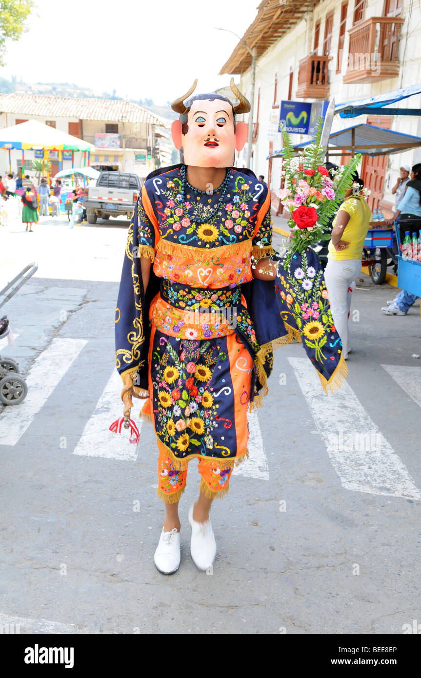 Peruanische Folklore Tanz "Los Diablos" erklärte vor kurzem nationale Kulturschatz von Peru in Cajabamba, am 6. September 2009 Stockfoto