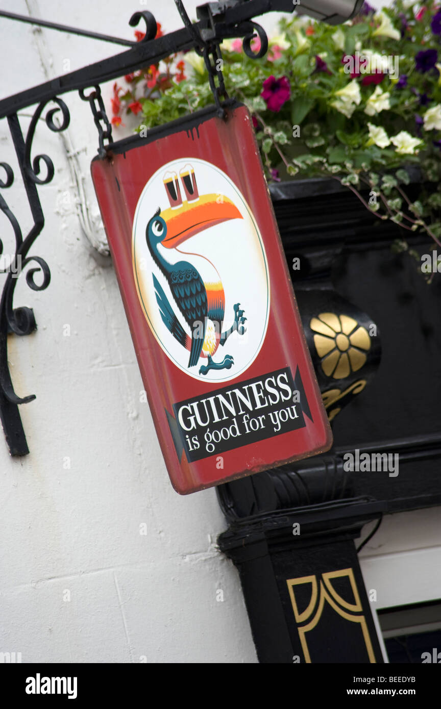 Guinness-Zeichen, Kinsale, Co Cork, Irland Stockfoto