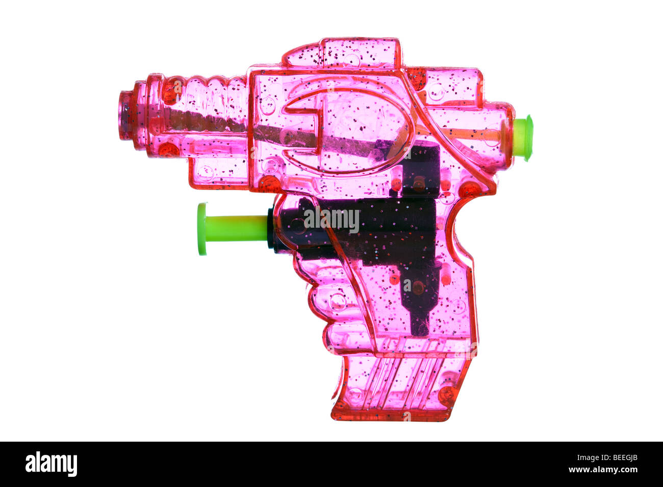 Rosa transparent Kunststoff Wasserpistole isoliert auf weißem Hintergrund Stockfoto