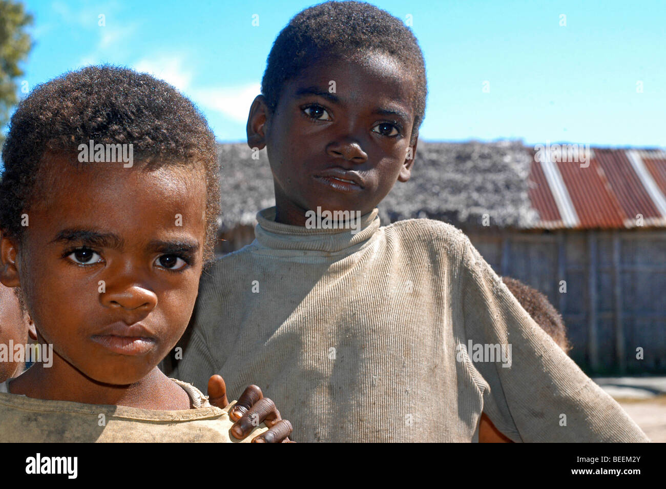 Madagaskar - lokalen Jungs in Anosy Dorf von Agnena. Stockfoto