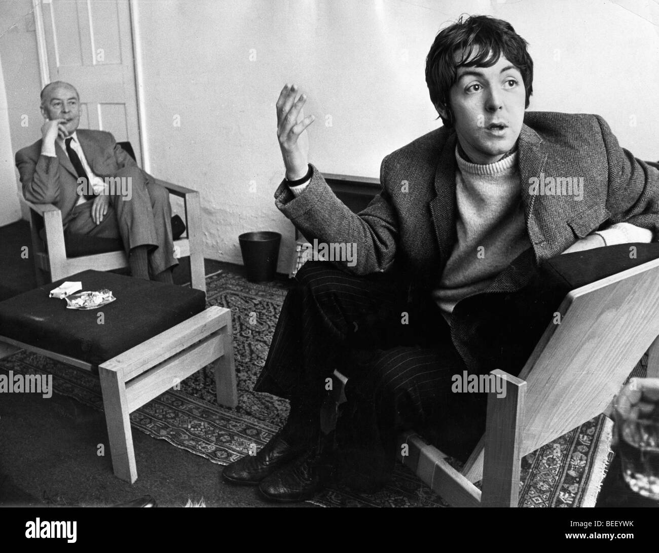 Die Beatles Paul McCartney zu Hause mit seinem Vater Stockfoto