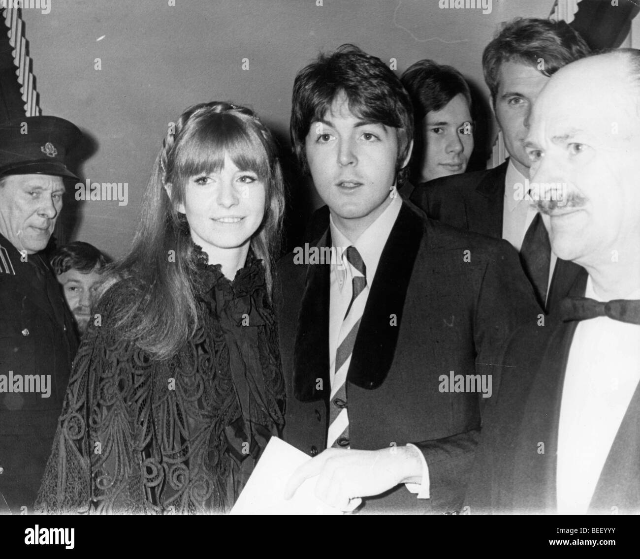 Die Beatles Paul McCartney bei Premiere mit Jane Asher Stockfoto