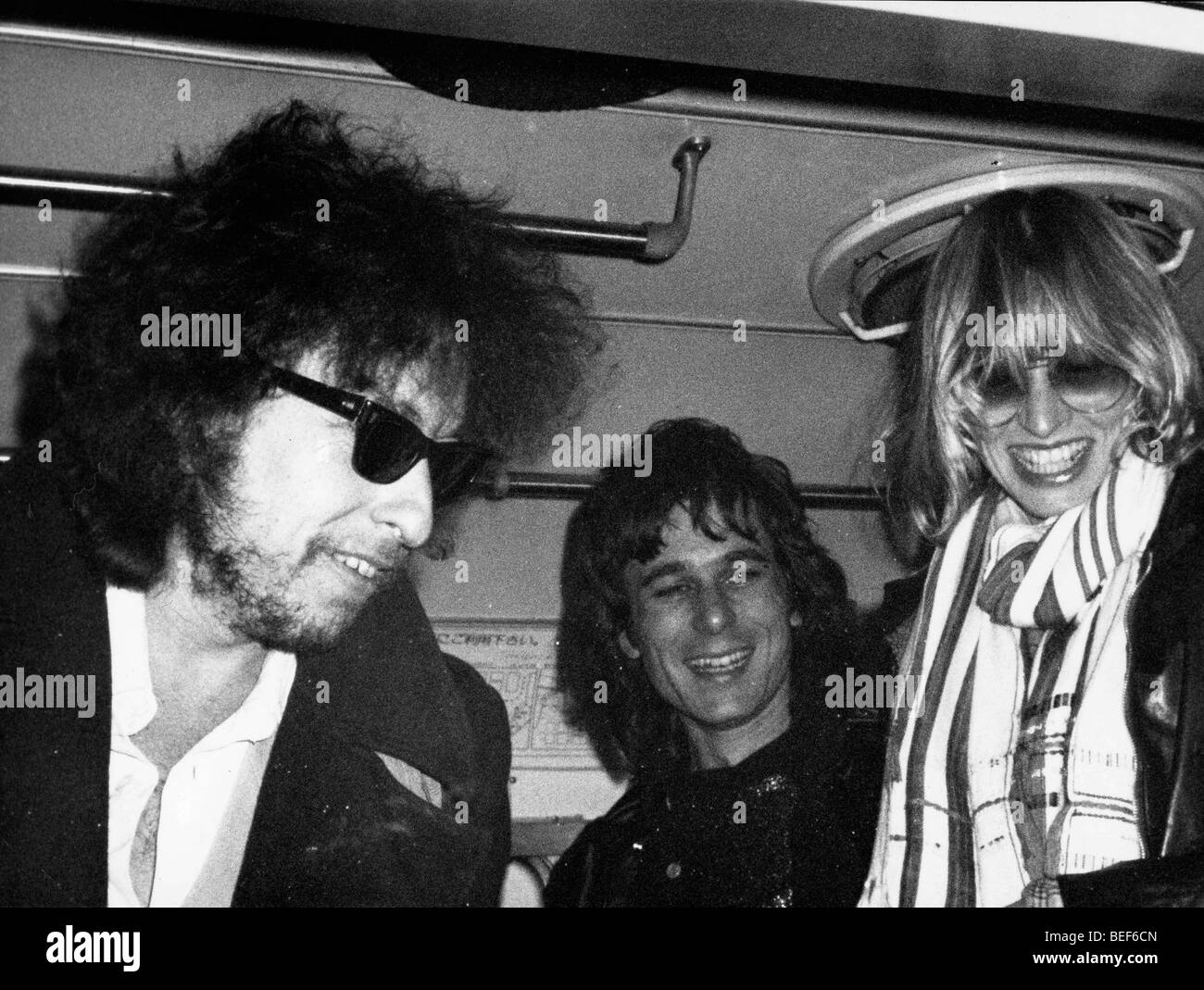 Sänger Bob Dylan kommt in Tokio mit band Stockfoto