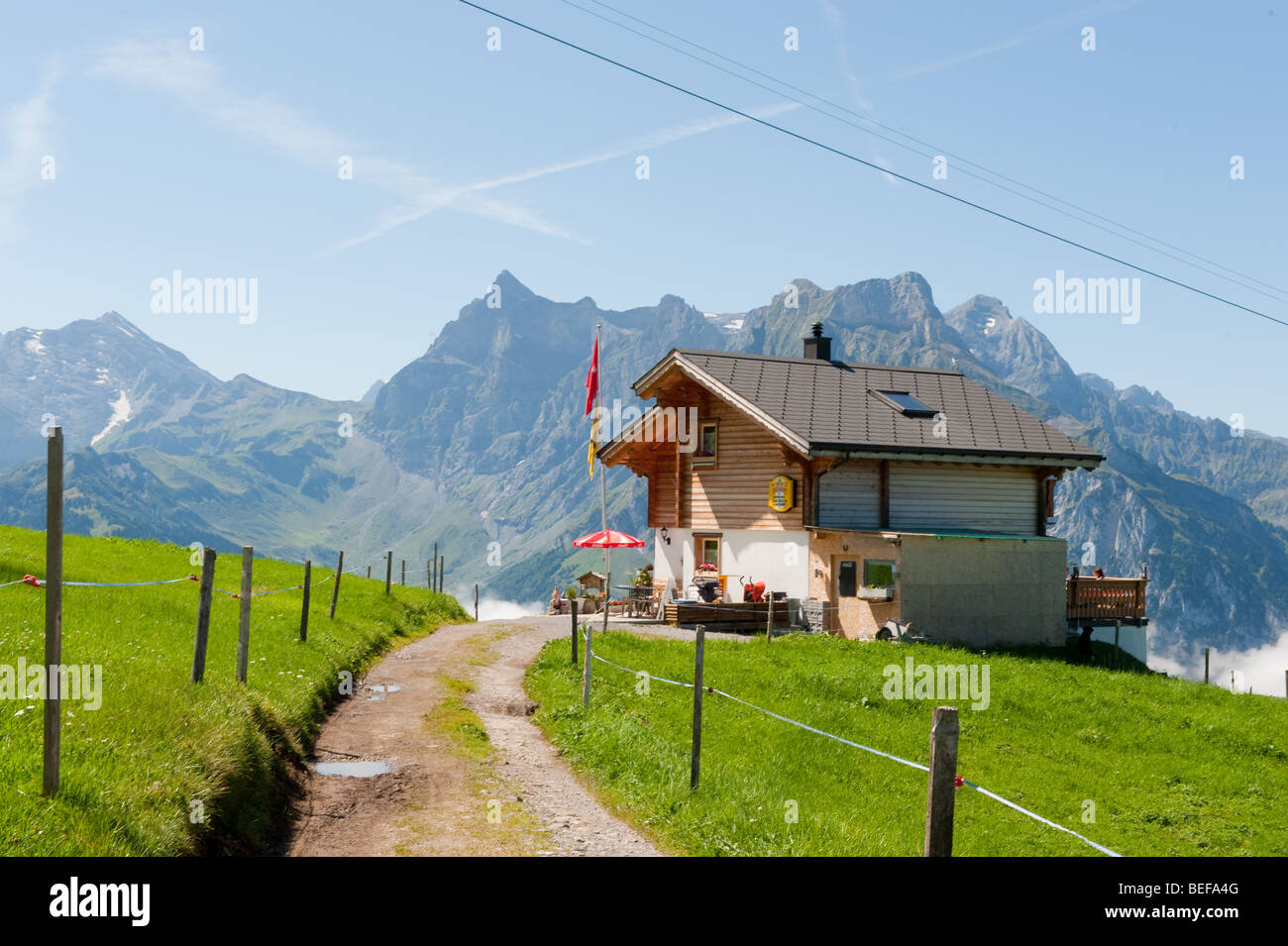 Restaurant In den Bergen von der Schweiz über den Wolken Stockfoto