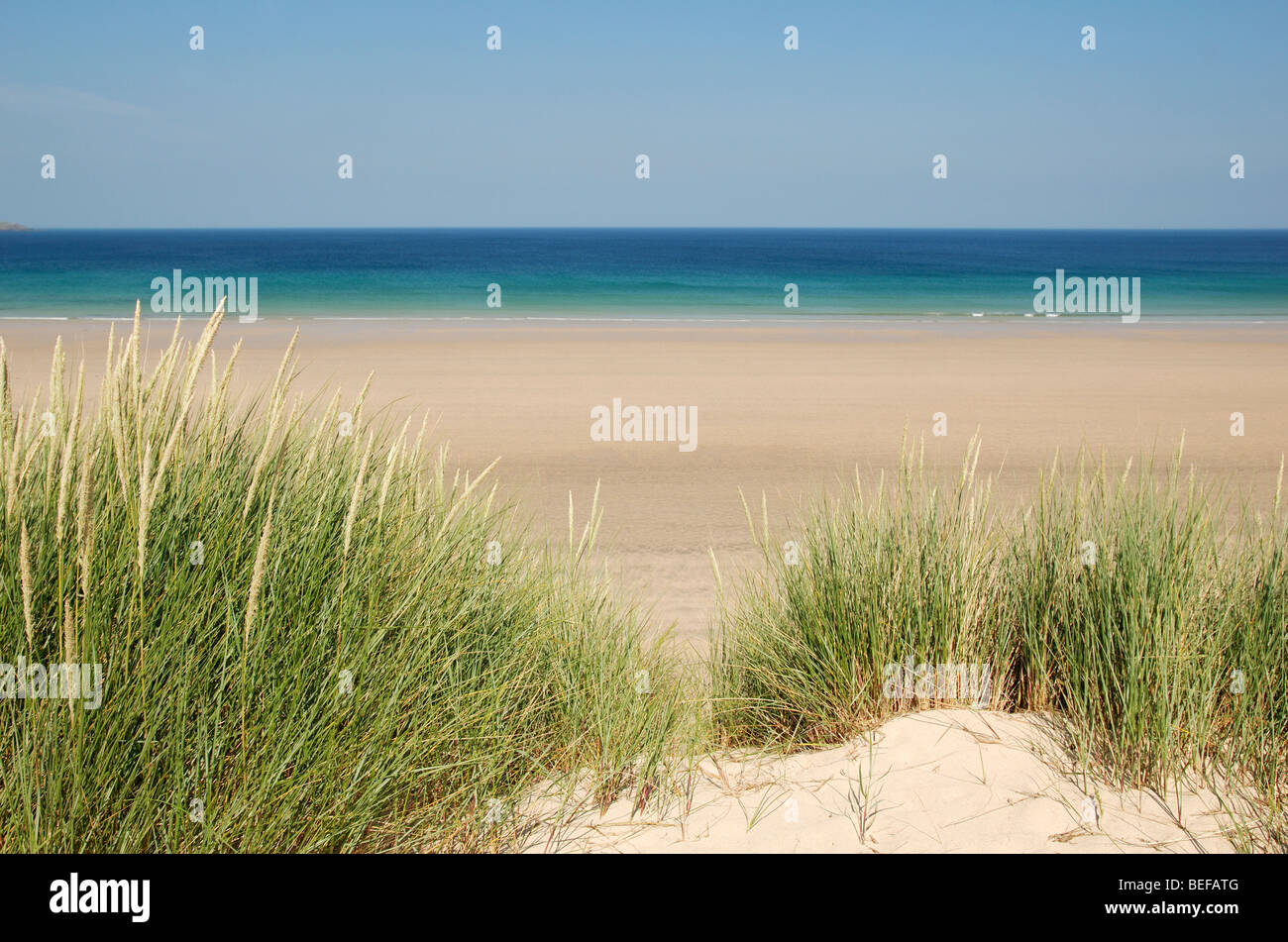 den leeren Strand von Upton Towans in der Nähe von Hayle in Cornwall, Großbritannien Stockfoto