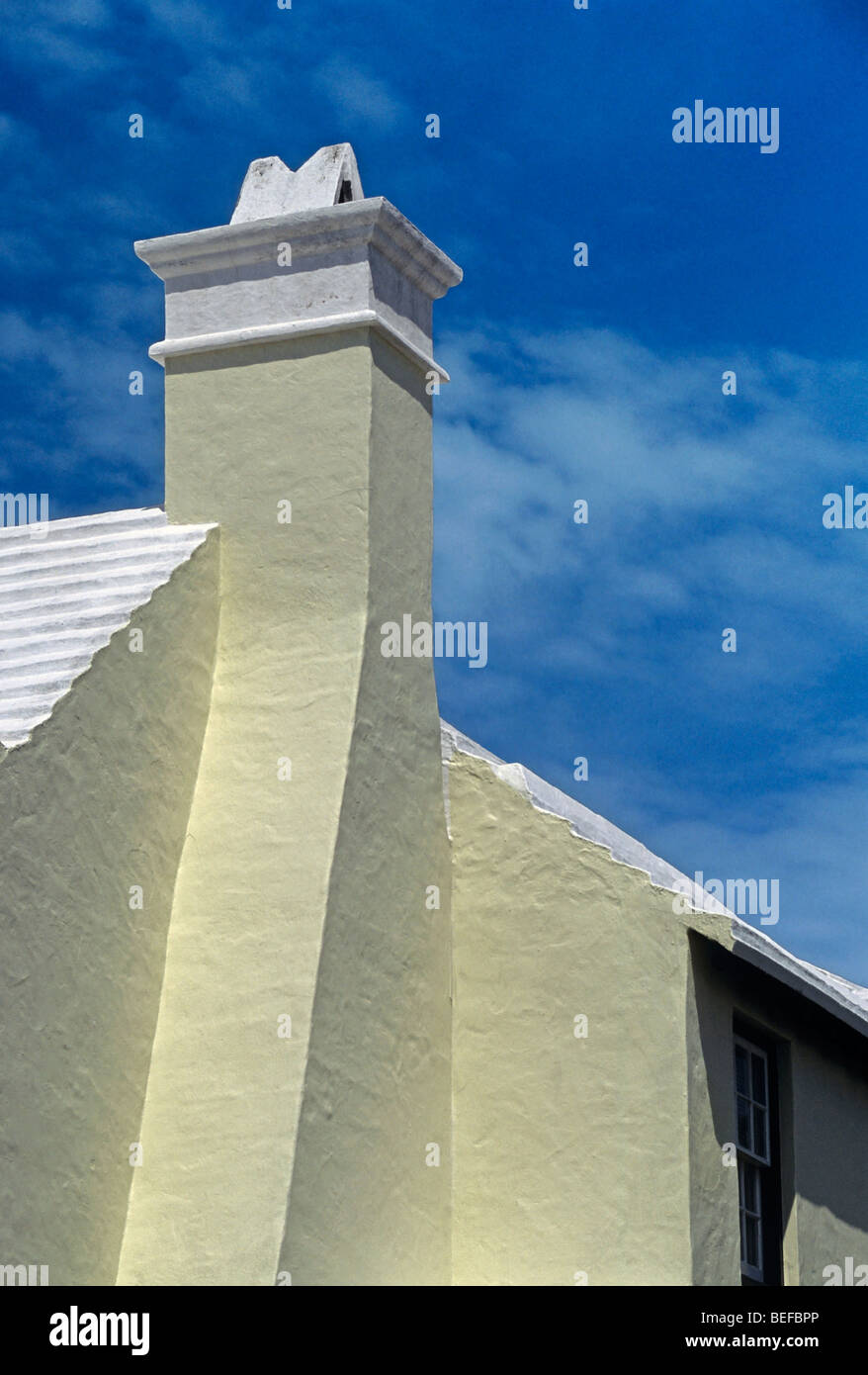 traditionellen Dach und Schornstein in St. George's, Bermuda Stockfoto