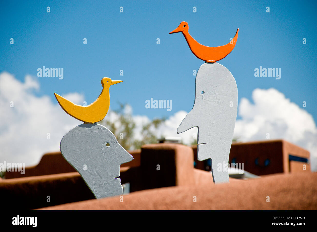 Skurrilen Skulptur wird in den ungewöhnlichsten Orten in Taos, New Mexico. Stockfoto