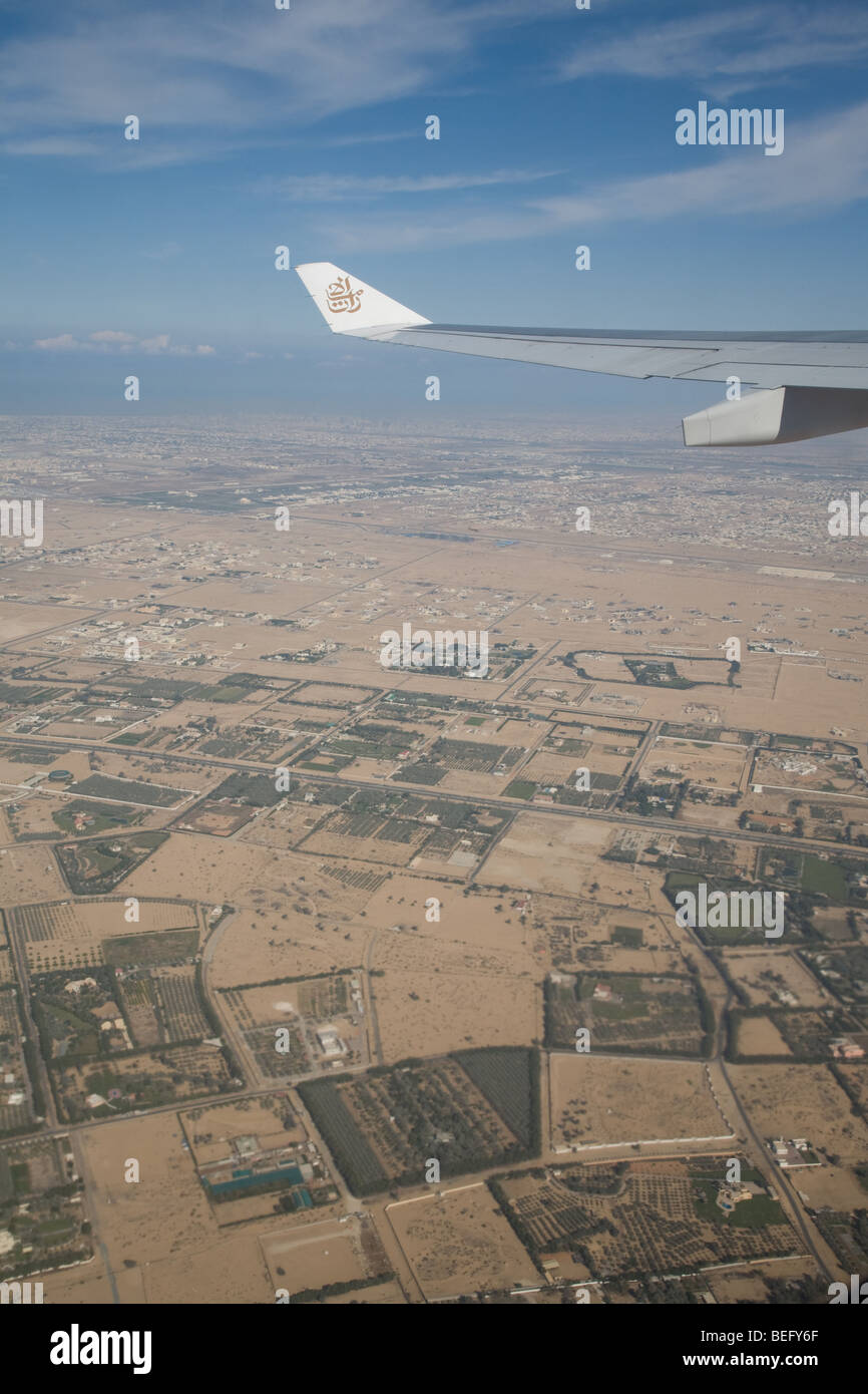 Aaeroplane ausziehen ausziehen Flügel über dubai Stockfoto
