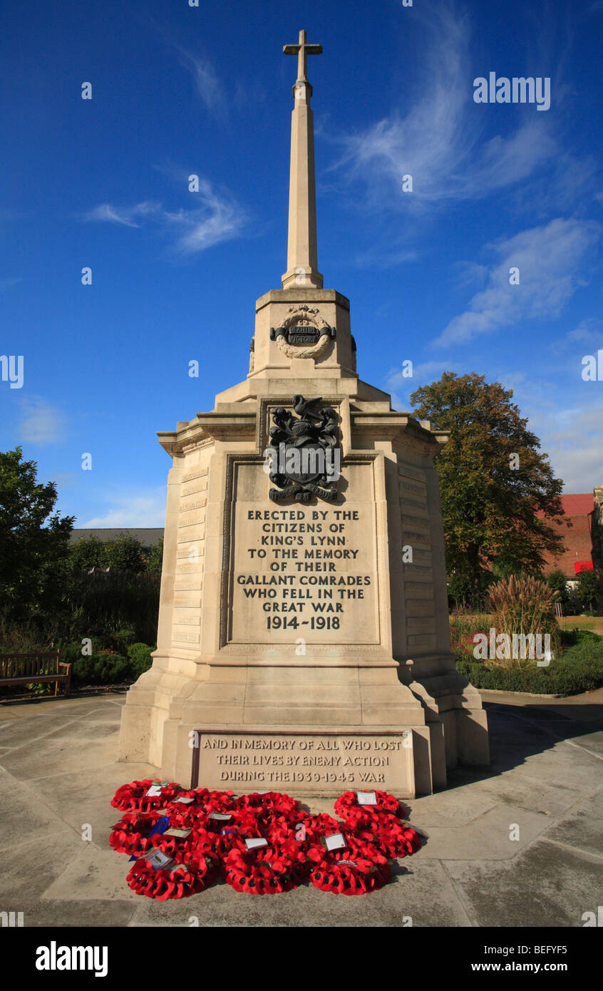 Das Kriegerdenkmal im Tower Gardens Kings Lynn, Norfolk. Stockfoto