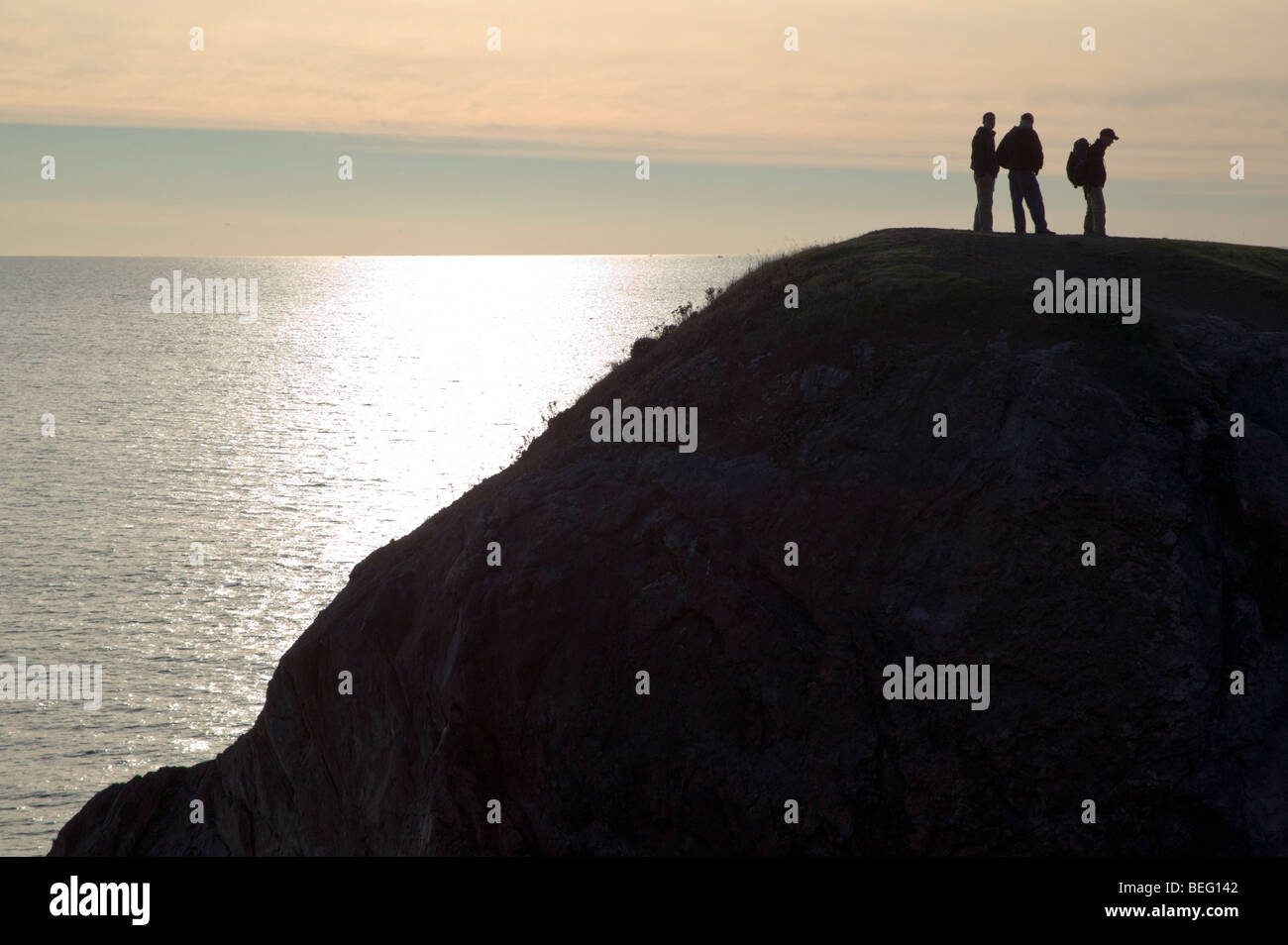 Kletterer am großen Felsen, Pazifik, nördlich von San Francisco, Kalifornien, USA Stockfoto