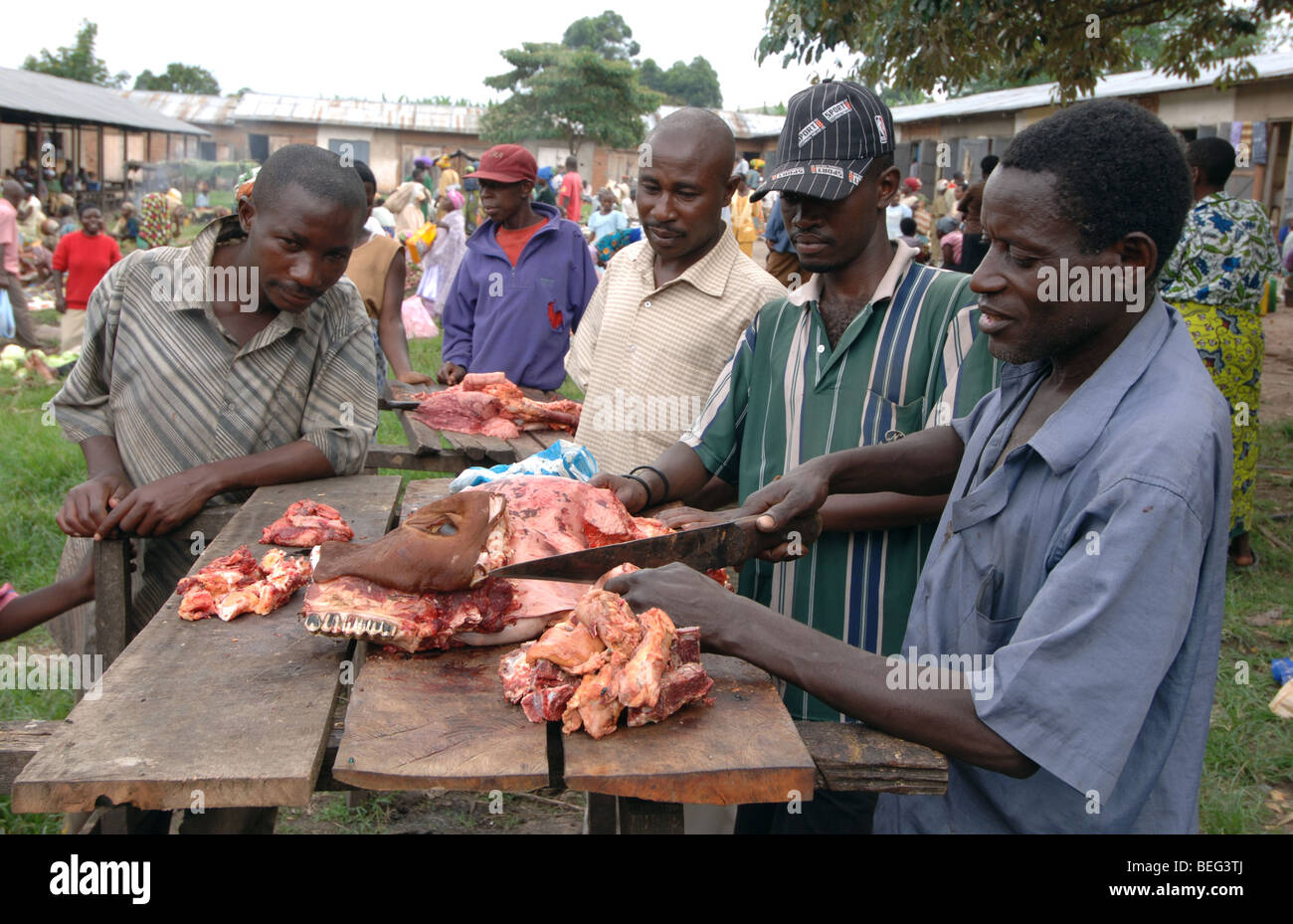 Bakonzo Männer am Markt, Ruwenzori-Gebirge, West-Uganda, Afrika Stockfoto