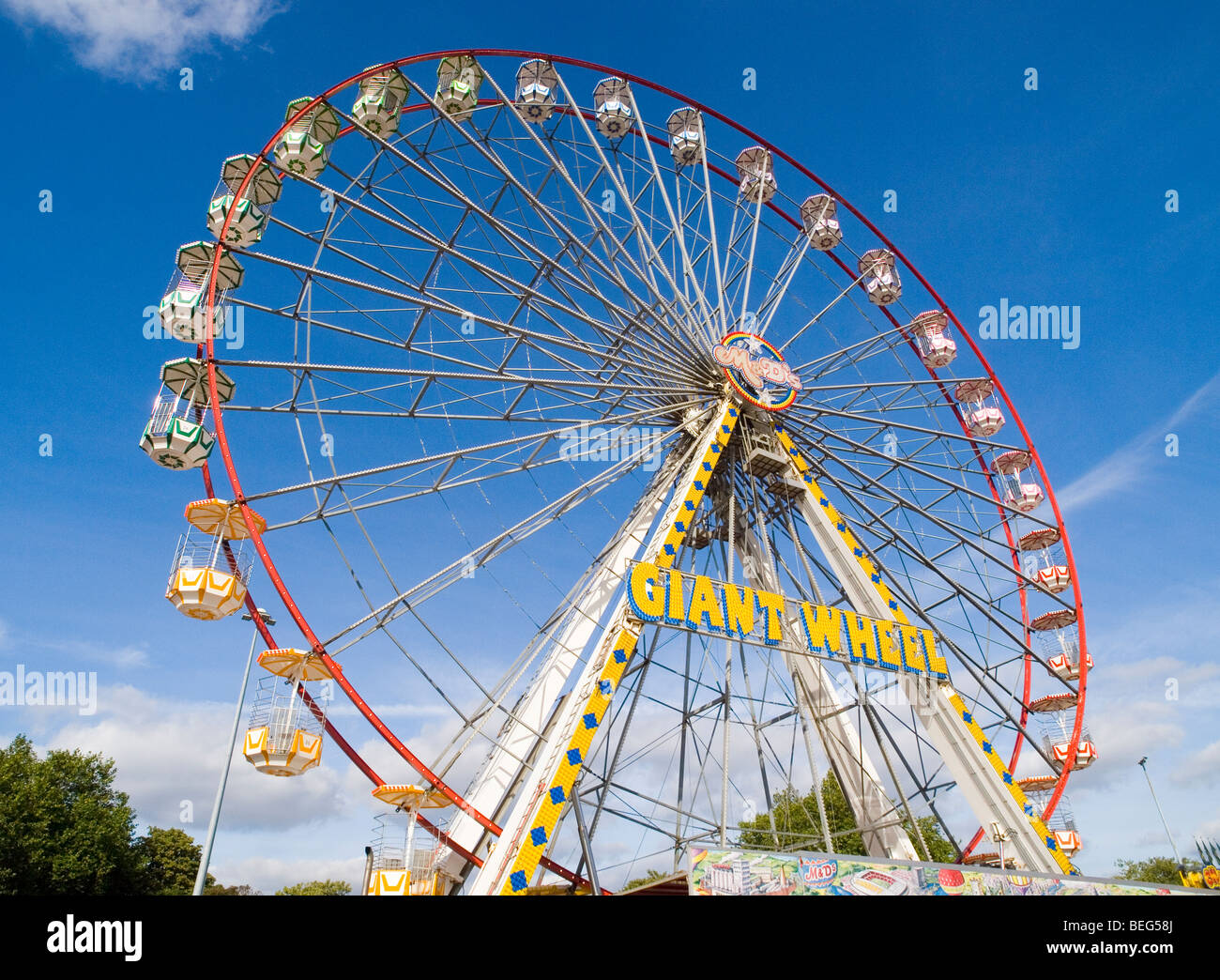 Blick auf das Riesenrad auf der Goose Fair in Nottingham, Nottinghamshire, England UK Stockfoto