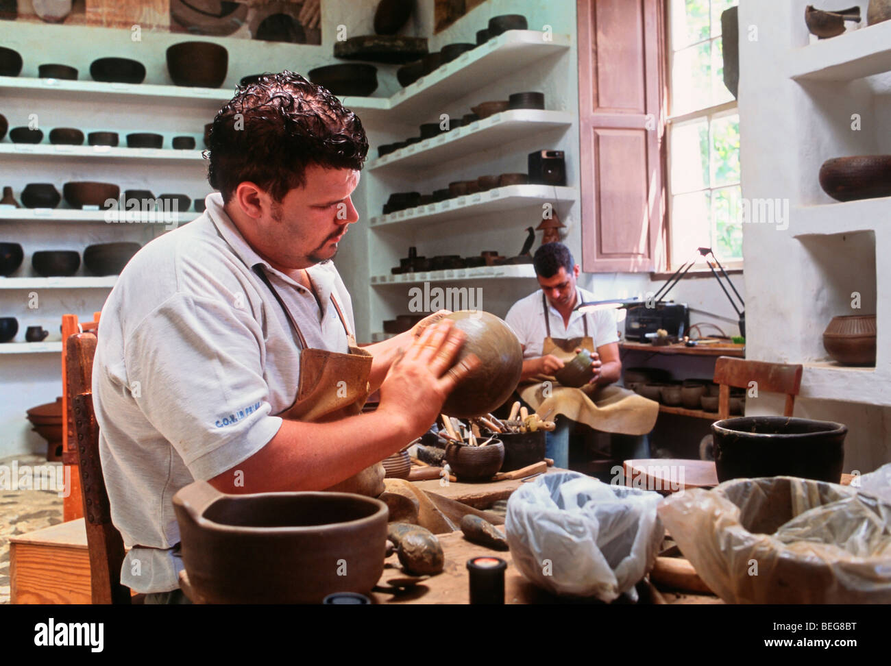 traditionelle Keramik Master bei Arbeiten auf Gran Canaria, Spanien Stockfoto