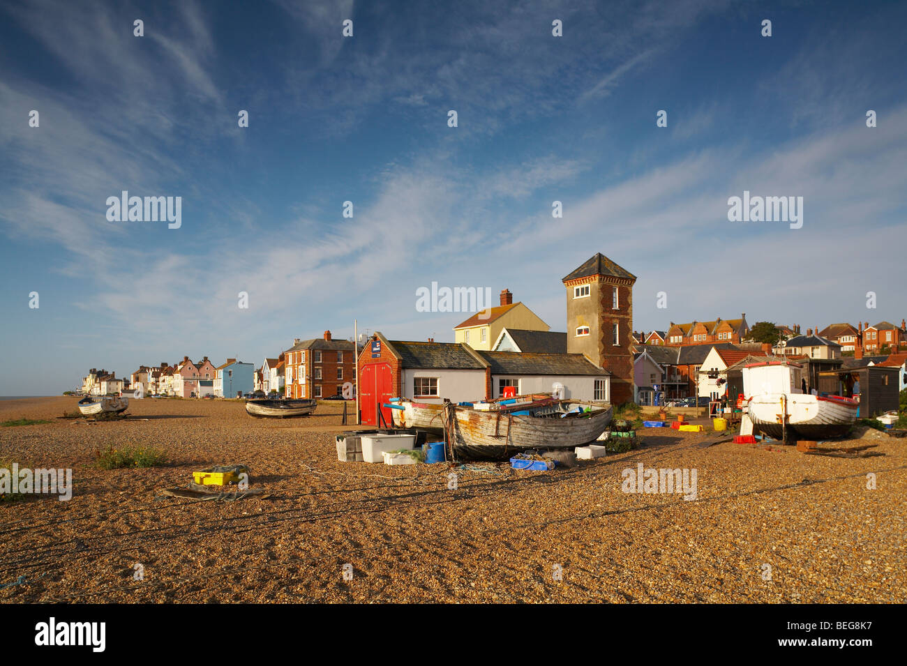Großbritannien England Suffolk Aldeburgh Strandhütten und Gebäude Stockfoto