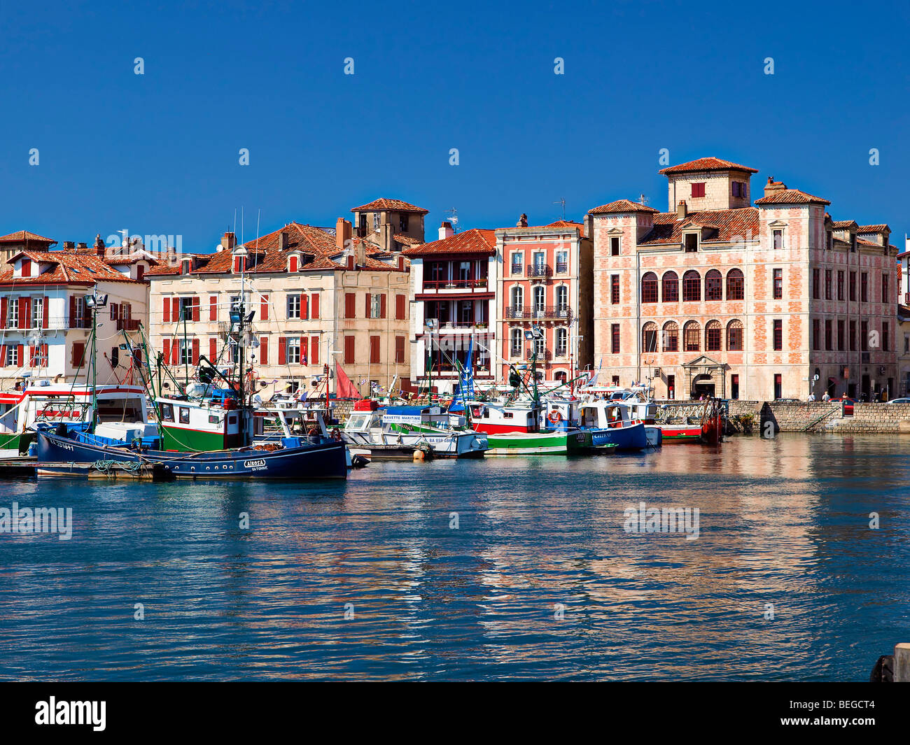 Hafen von Saint Jean de Luz, Baskenland, Frankreich. Stockfoto