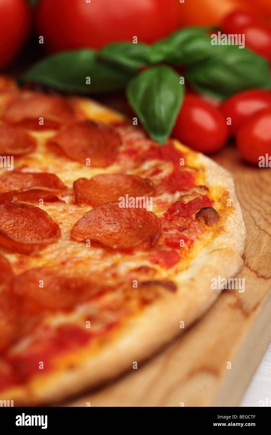 Italienische Pizza Mit Peperoni Stockfotos und -bilder Kaufen - Alamy