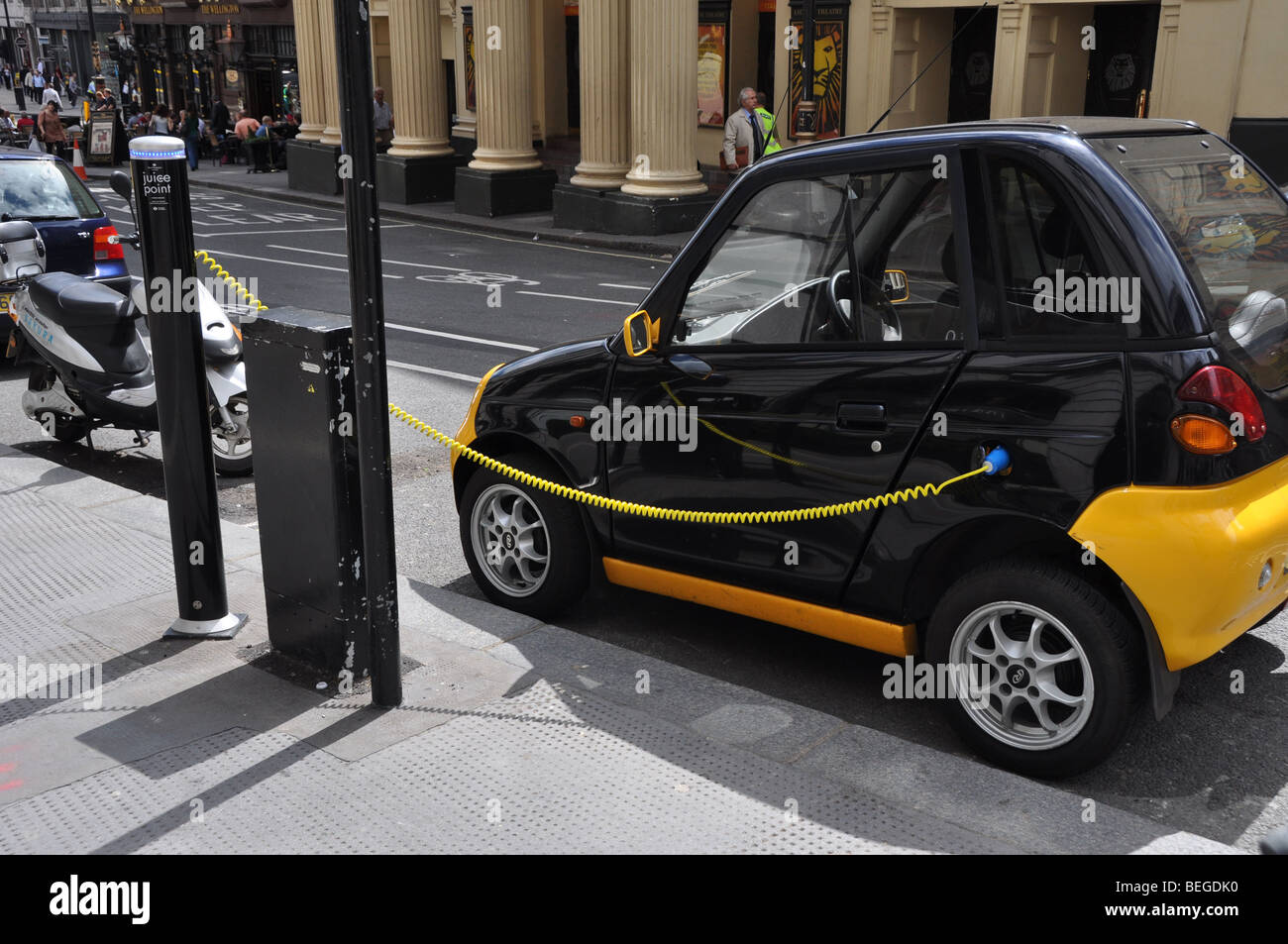 Bohnenstroh Ladestation für Elektroautos in London UK Stockfoto