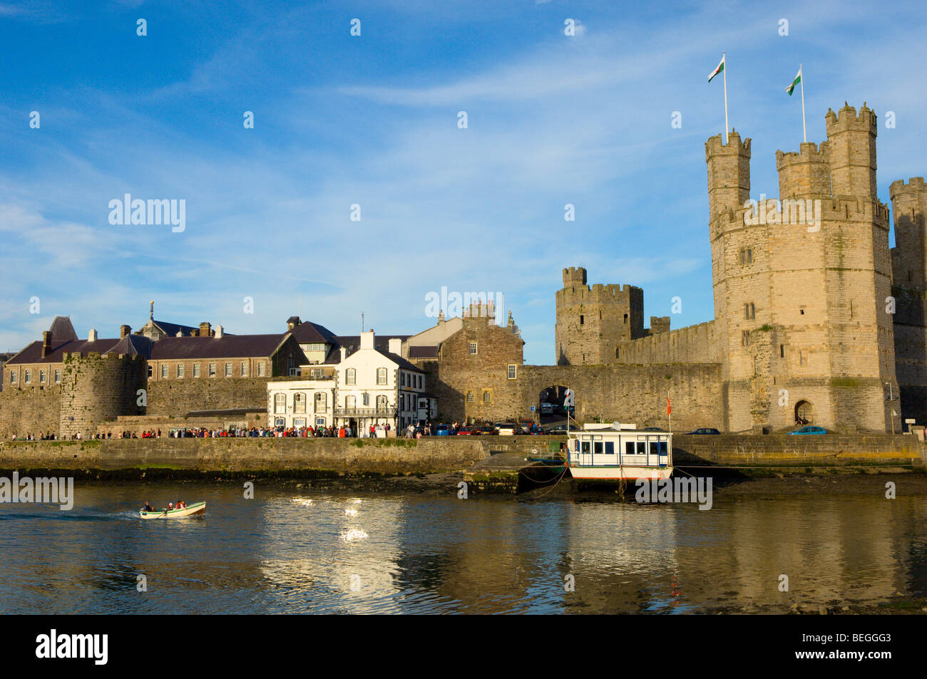 Caernarvon Castle, Caernarvon, Gwynedd, Wales, Vereinigtes Königreich. Stockfoto