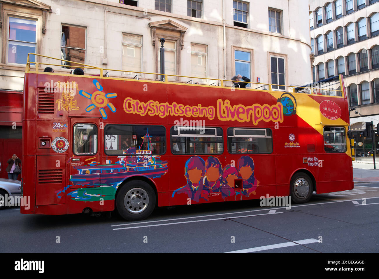 roten Sightseeing rote offene gekrönt Stadtbus in Liverpool Merseyside England uk Stockfoto