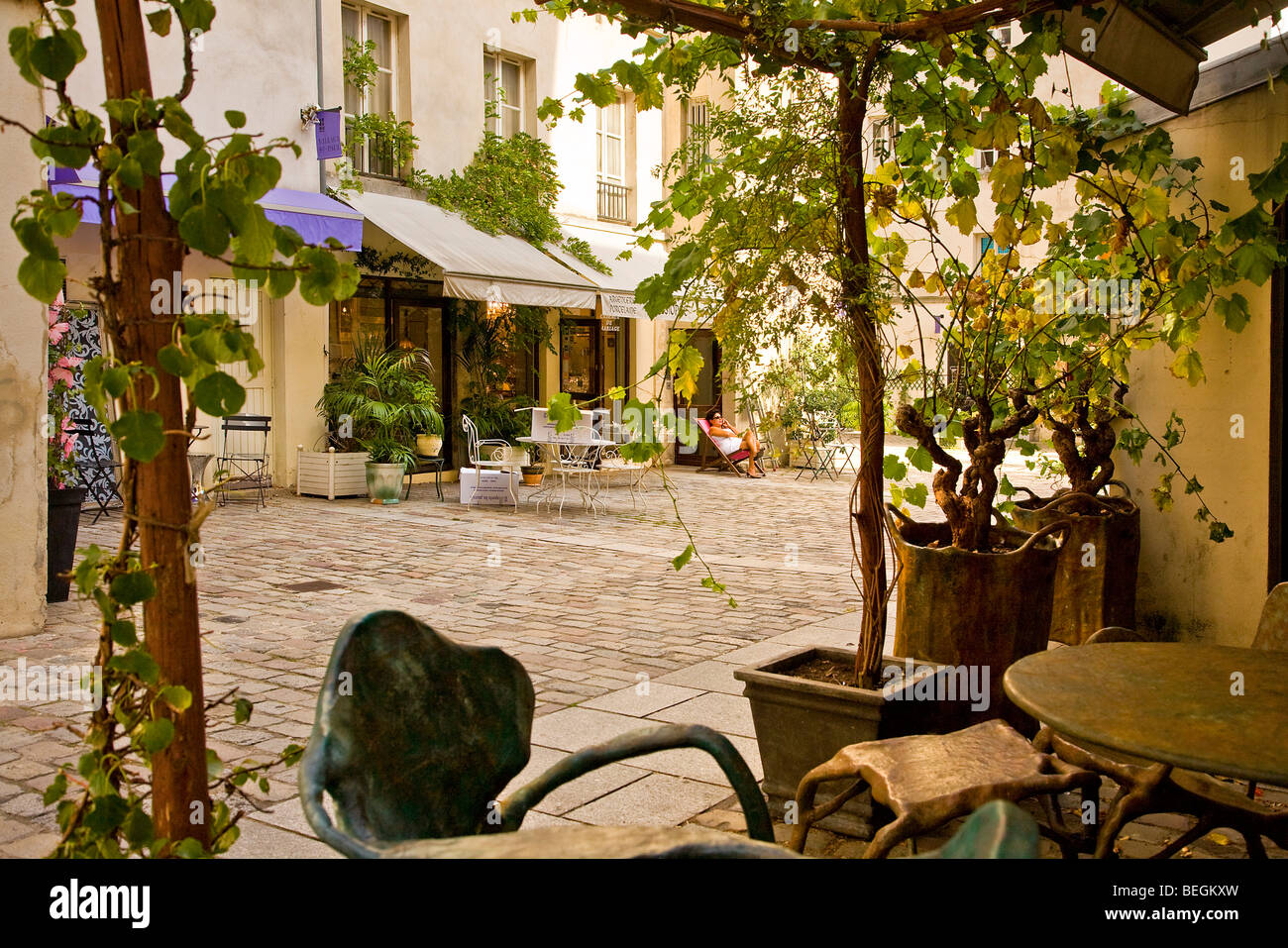 Paul paris Fotos und Bildmaterial in hoher Auflösung Alamy