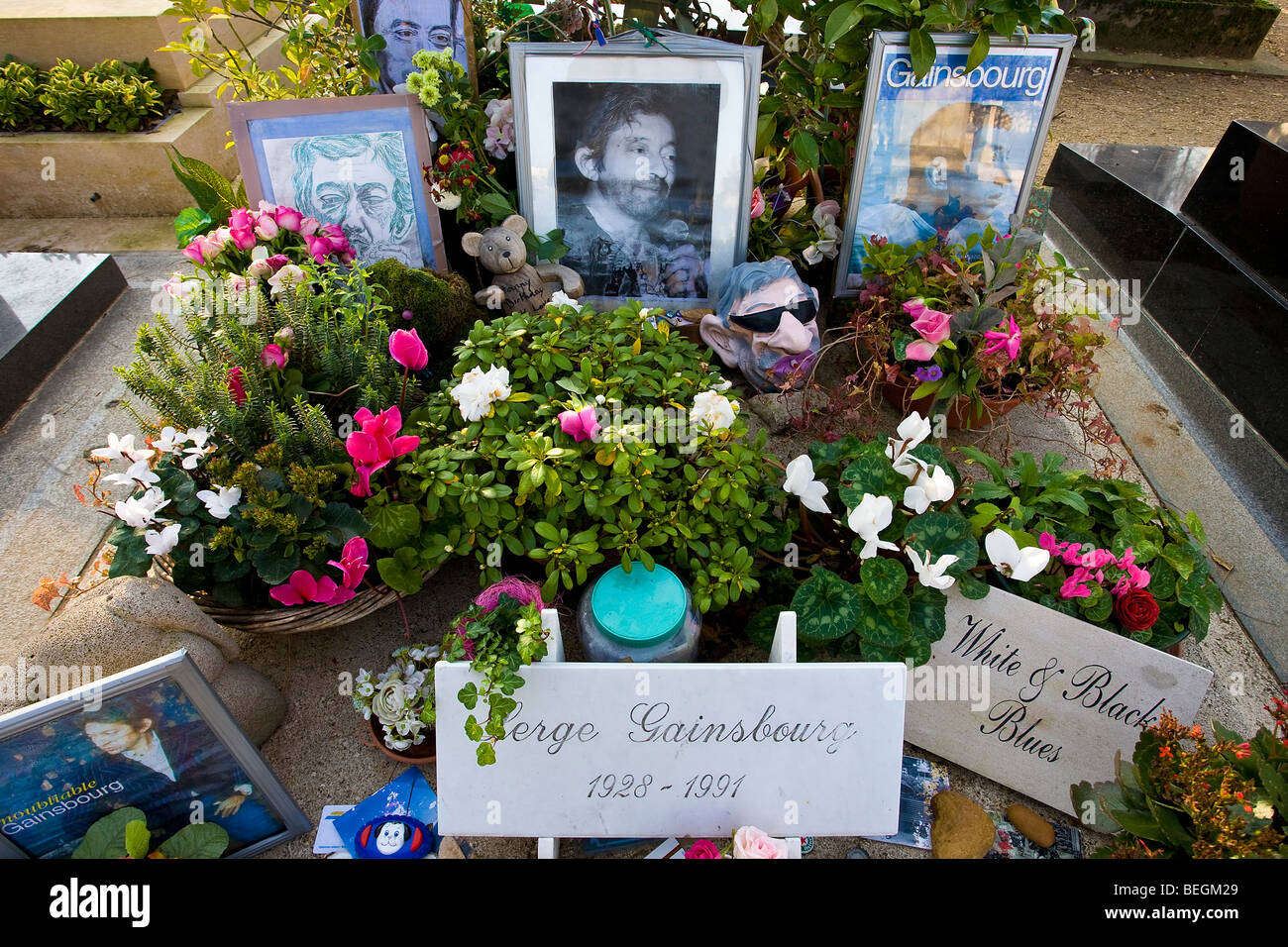 SERGE GAINSBOURG GRAB, FRIEDHOF MONTPARNASSE, PARIS Stockfoto
