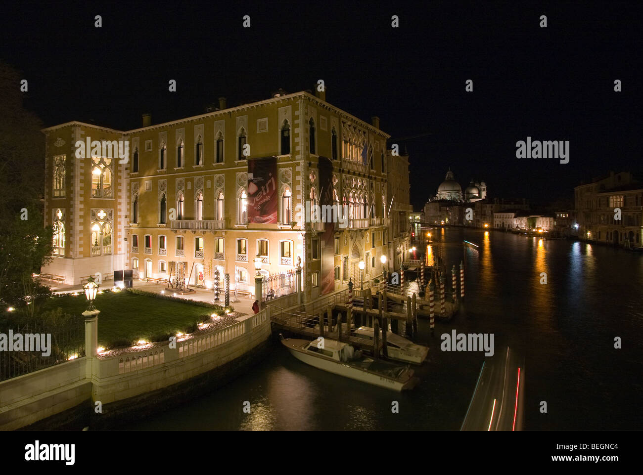 Palazzo Cavalli-Franchetti in der Nacht, Venedig, Italien Stockfoto