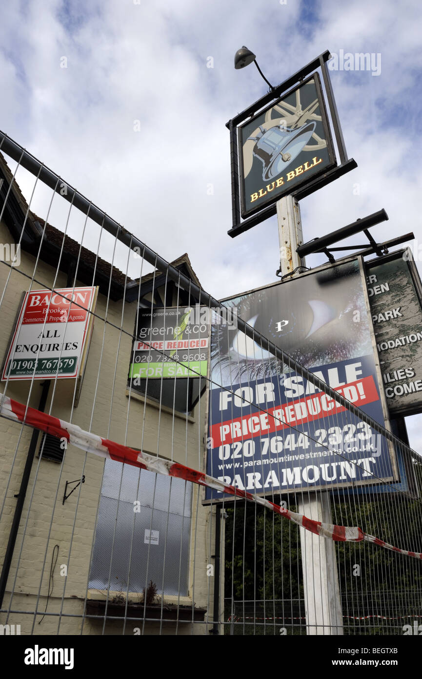 Vakanten Pub zum Verkauf im Dorf Cocking, Sussex Stockfoto