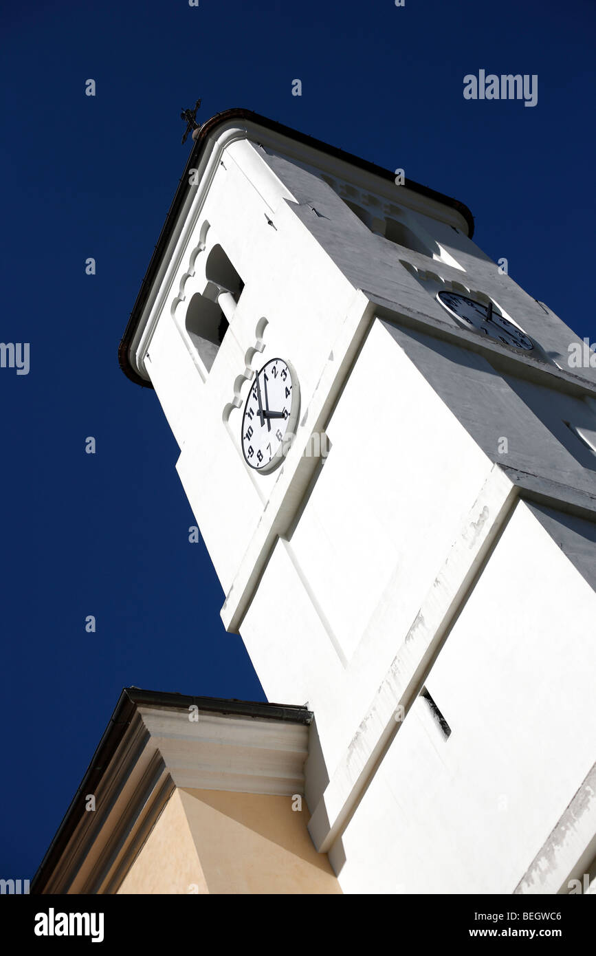 Gesamtansicht der Kirche in La Thuile Skigebiet in der Valle d ' Aosta in Norditalien Stockfoto