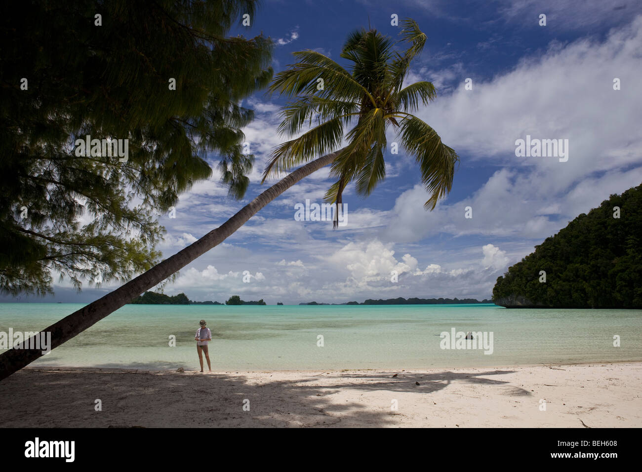 Einsam-Strand am Fels-Inseln, Mikronesien, Palau Stockfoto