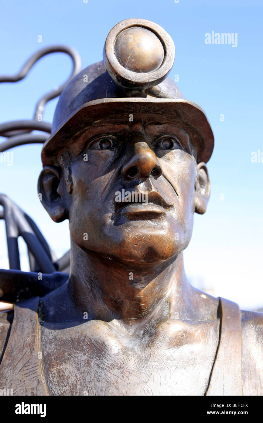 "Bergarbeiter" Skulptur in Wales Cardiff City Stockfoto